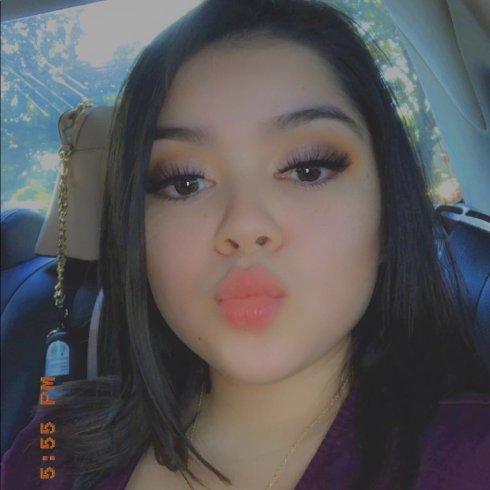 Meet your Posher, Marissa